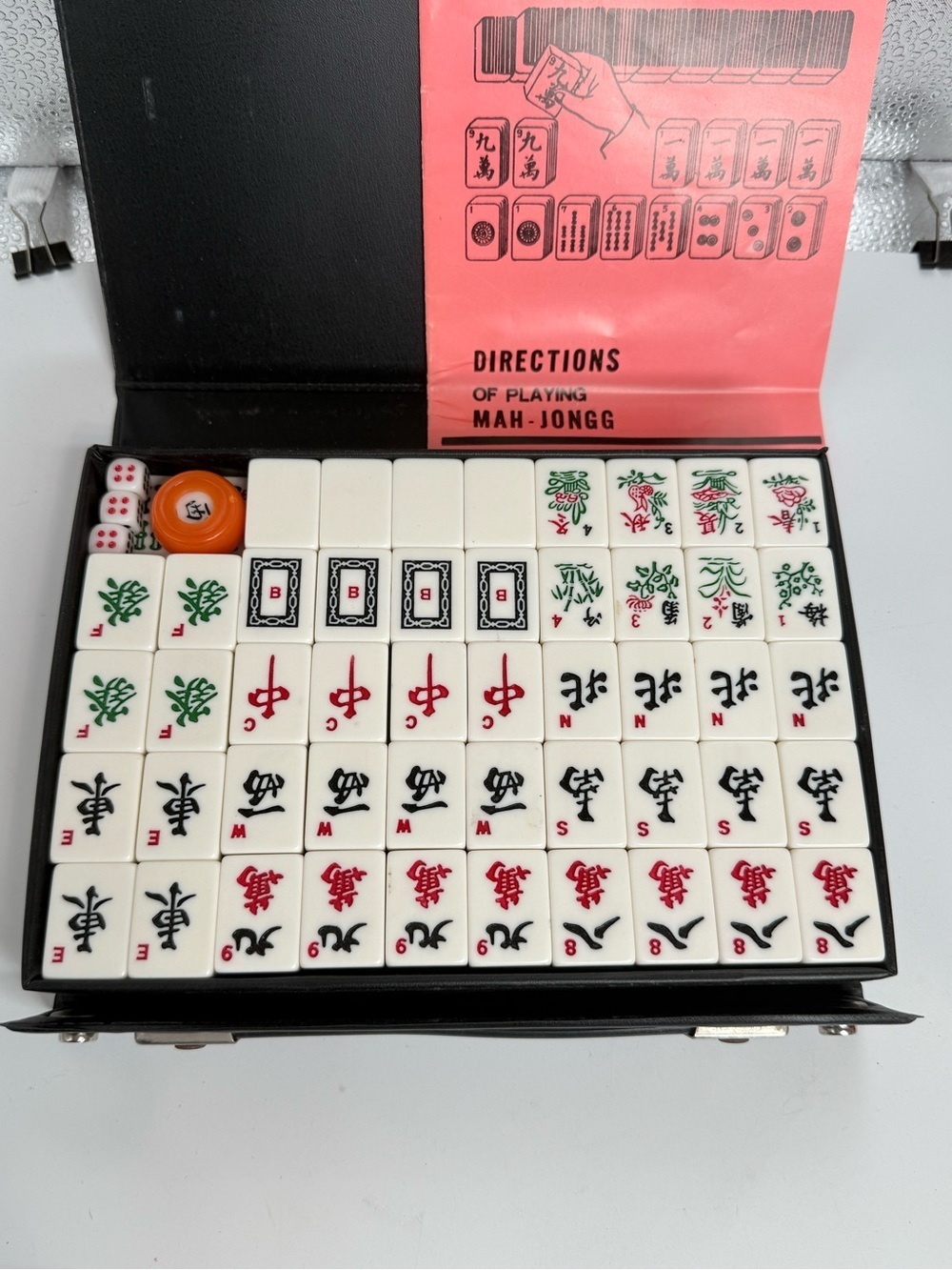 Mahjong travel set Vintage mid century with booklet dice game night
Mah jongg